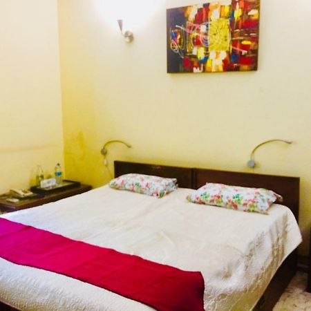 Homestay Chateau 39 Nowe Delhi Zewnętrze zdjęcie